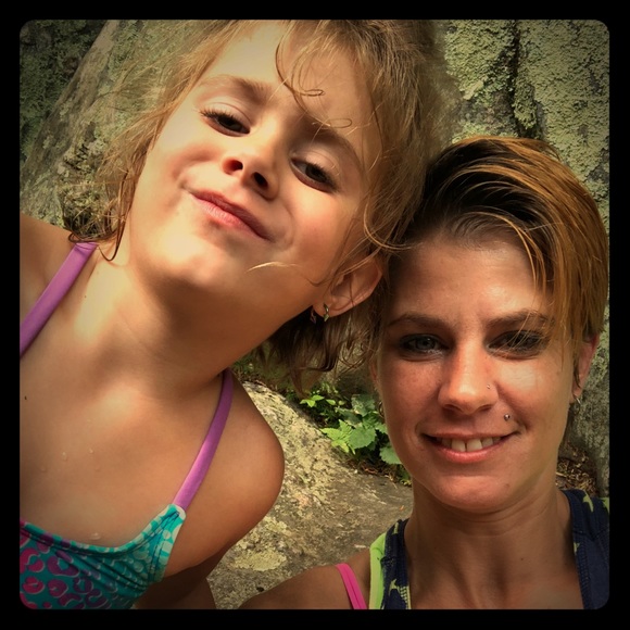 Meet your Posher, Melissa - Picture 1 of 1